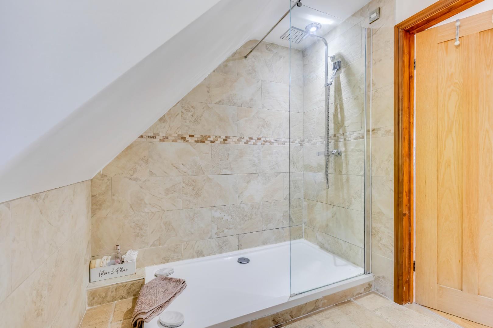 11 Oakmead Road, Llanharan, Pontyclun, Rhondda Cynon Taff, CF72 9FB
